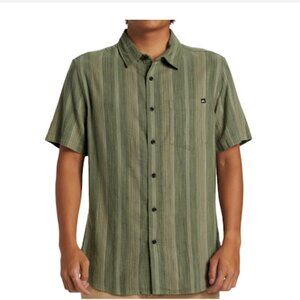 Quicksilver Pyke Classic Short Sleeve Button Up Shirt, Size XLG